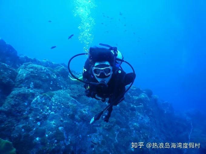 纪实:美女把追求者当备胎,4部14pro都是别人送的:他们都是自愿的