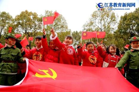 救援聪明的小女生