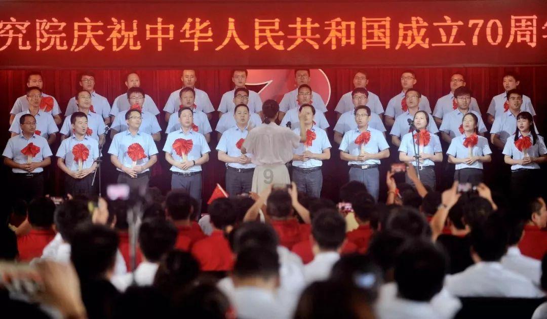 以军加沙教室中假装上课,还嘲笑没学生引众怒